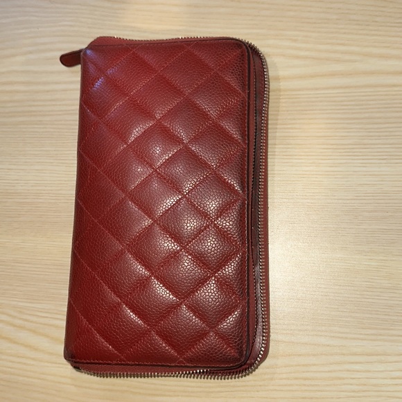Red Chanel zip around wallet quilted caviar long - Picture 8 of 12
